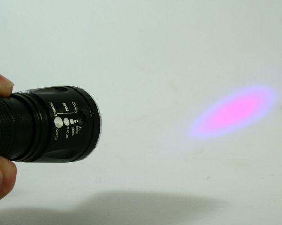 Hohe Intensität bei CacheFire UV FOCUS Geocaching Lampe
